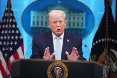 Trump konuşma yaparken