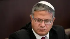 İsrail Ulusal Güvenlik Bakanı Ben-Gvir, kadın askerleri kademeli olarak yüksek güvenlikli cezaevlerinden çekeceklerini açıkladı