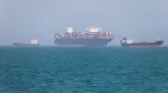 سه کشتی در تنگه هرمز