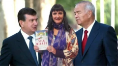 Жоанна Лиллис ўзининг «Ипак cароб: Ўзбекистонда, кўзгунинг орқа томонида» китобида Мирзиёев ва Каримов даврларини таҳлил қилган.