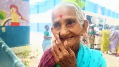 நாடாளுமன்றத் தேர்தல்: தமிழகத்தில் வாக்கு சதவீதம் சொல்லும் செய்தி என்ன?
