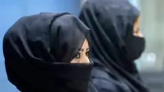 तालिबान के क़ब्ज़े के बाद से तमाम लोग अफ़ग़ानिस्तान छोड़ चुके हैं.