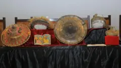 እዚ ኣኽሊል፡ ዋልታታትን ኣሳእልን ዘጠቓለለ ኰይኑ፡ ኵሎም ኣብ ኢትዮጵያ ባህላውን ታሪኻውን ኣገዳስነት ኣለዎም ተባሂሎም ዝቝጸሩ እዮም