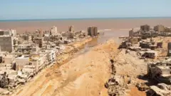 مشاهد مروعة للدمار الذي خلفه الإعصار في درنه