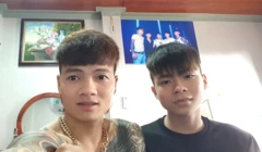 Phạm Tuấn (phải) được biết đến là đàn em của Khá Bảnh 