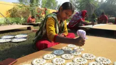 ગોહોના બોરી નાસ્તો વાનગી બંગાળ ફૂડ