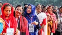 বাংলাদেশে ভোট গ্রহণের আর এক মাসও বাকী