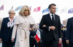 آقای مکرون در گفتگو با خبرنگاران در کره جنوبی خطاب با انتقاد شدید از ترامپ گفت: جنگ علیه ایران یک نمایش نیست. ما در مورد جنگ و صلح و زندگی مردان و زنان صحبت می‌کنیم.