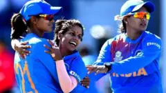 மகளிர் டி20 உலகக்கோப்பை: கனவுகளுடன் களமிறங்கிய இந்திய அணி முன்னுள்ள சவால்கள்