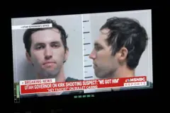 Las fotografías de Tyler Robinson mostradas en TV.