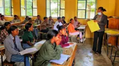 ተምሃሮ ኣብ ፈተና (ዝፀንሐ ስእሊ)