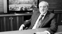 İhsan Arslan TBMM'deki odasındayken