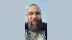 وفادار، خواننده رپ:‌‌
