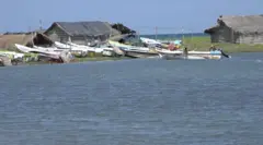 මේ ගම්මානයේ පවුල් 300ක් පමණ ජීවත් වෙන අතර බහුතරය සිංහල ජාතිකයන් වේ.