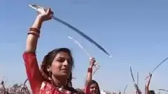 राजकोट महिलांचे तलवार नृत्य. मांधातासिंह