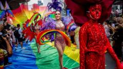 เปลี่ยนคำนำหน้านามหญิง-ชายข้ามเพศ ส่งผลต่อการรับบริการทางการแพทย์จริงหรือ และมีวิธีใดจะอุดช่องว่างนั้น ?