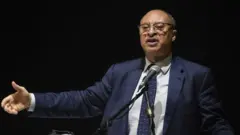 Otu n'ime ndị na-ahazi National Consultative Front bụ Pat Utomi akọọla ihe dị n'ime ya