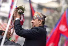 फाल्गुन २५ गते पोखराबाट फर्किदा पूर्वराजा ज्ञानेन्द्र शाहलाई समर्थकहरूले स्वागत गरेका थिए