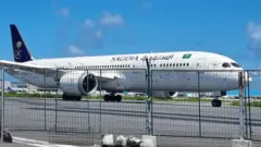 Tổng thống Sri Lanka Gotabaya Rajapaksa đã rời Maldives trên một chuyến bay của hãng hàng không Ả Rập Saudi đến Singapore.