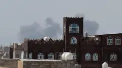 ጸሊም ትኪ ኣብ ልዕሊ ሰማያት ህንጻታት ሰንዓ 