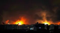 7 मार्च, 2026 को तेहरान के मेहराबाद इंटरनेशनल एयरपोर्ट पर हवाई हमले की जगह से उठती आग