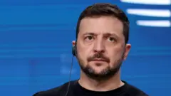 Perezida wa Ukraine Volodymyr Zelensky mu kiganiro n'abanyamakuru nyuma yo kwitabira inama y'akanama k'Uburayi, i Buruseli mu Bubiligi, mu Kwakira (10) mu mwaka wa 2024