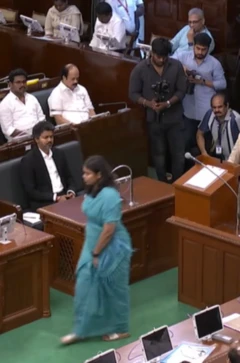 வெற்றி சான்றிதழை எடுத்து வராததால் பதவியேற்காமல் திரும்பி சென்ற அமைச்சர் கீர்த்தனா