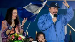 La vicepresidenta Rosario Murillo y el presidente Daniel Ortega 