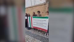 تجمع دانشجویان پس از حکم تاریخی دادگاه تورین؛ «سفارت ایتالیا در تهران هنوز وقت ویزا نمیدهد»