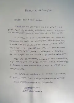 Carta aos brasileiros:
Saudoso do contato com o povo, ao qual devo lealdade, escrevo num momento de decisão para o futuro de todos nós. O momento é de arregaçar as mangas e deixar de lado possíveis diferenças, e cada um se empenhar pelo nosso pré-candidato à Presidência Flávio Bolsonaro, a melhor opção para livrarmos o Brasil da corrupção, da violência e empobrecimento.
Meu pré-candidato, creio o seu também, meu porta-voz no qual confio para resgatar o Brasil e nos conduzir para a paz e prosperidade.
Um afetuoso abraço a todos na certeza de que, juntos, tudo faremos pela nossa pátria. Deus, pátria, família e liberdade.