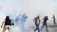 কৃষক আন্দোলনের চতুর্থদিনেও উত্তপ্ত হয়ে উঠেছে শাম্ভু সীমান্ত।