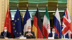 ایران به همراه اعضای گروه ۱+۴ یعنی بریتانیا، فرانسه، چین و روسیه به علاوه آلمان در مذاکرات مستقیم شرکت دارند. آمریکا به دلیل خروج از توافق هسته‌ای به طور غیرمستقیم در جریان گفت و گوها قرار می‌گیرد