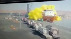 شاهد لحظة سقوط حاوية الغاز من باخرة في الميناء الاردني