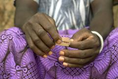 Le décès d'un nourrisson d'un mois victime de mutilation génitale féminine (MGF) ravive le débat sur l'excision en Gambie