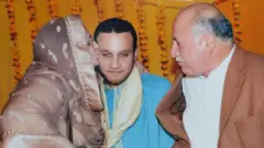 ozhair and parents