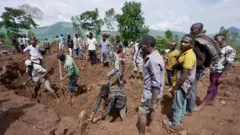 Namoota bakka namoonni sigiga lafaan itti awwaalaman qotaa jiran