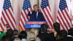 E﻿ski ABD Başkanı Donald Trump