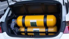 Tukwanen gas a cikin mota