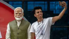 નરેન્દ્ર મોદી સાથે સેલ્ફી