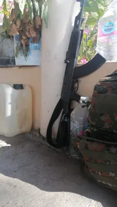 Fusil fotografiado por Orlando Paniagua