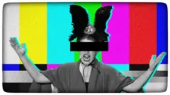 Варвара Шмыкова со скрытыми глазами