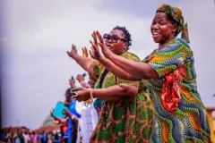 Awọn obinrin ilu Owo tu jade láti dagbere fun gomina Akeredolu 