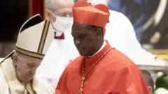 Papa Francis na Antoine Karidinali Kambanda, i Vatikini, ku itariki ya 28 Ugushyingo (11) mu mwaka wa 2020