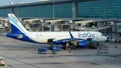 100க்கும் மேற்பட்ட இண்டிகோ விமானங்கள் ரத்து; பல மணிநேரம் தாமதத்தால் பயணிகள் அதிருப்தி - விமானிகள் பற்றாக்குறை காரணமா?