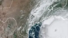 Aproximação do furacão Laura