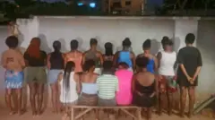 Aworan awọn ọdọbinrin naa ti wọn kọ ẹyin sita