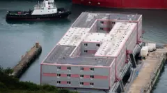 ሓተትቲ ዑቕባ: ‘ከም ኣብ ቤት ማእሰርቲ ኣልካትራዝ ምንባር’ዩ’