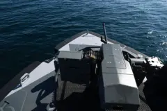 7 Mart 2026’da Ukrayna’nın Karadeniz sularında gerçekleştirilen bir devriye görevi sırasında, Ukrayna Donanması’na ait bir devriye teknesine monte edilmiş uzaktan kumandalı silah sistemi görülüyor.