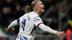 Erling Haaland, da Noruega, comemora seu gol