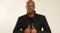 Amobé Mévégué est décédé à l'âge de 53 ans.